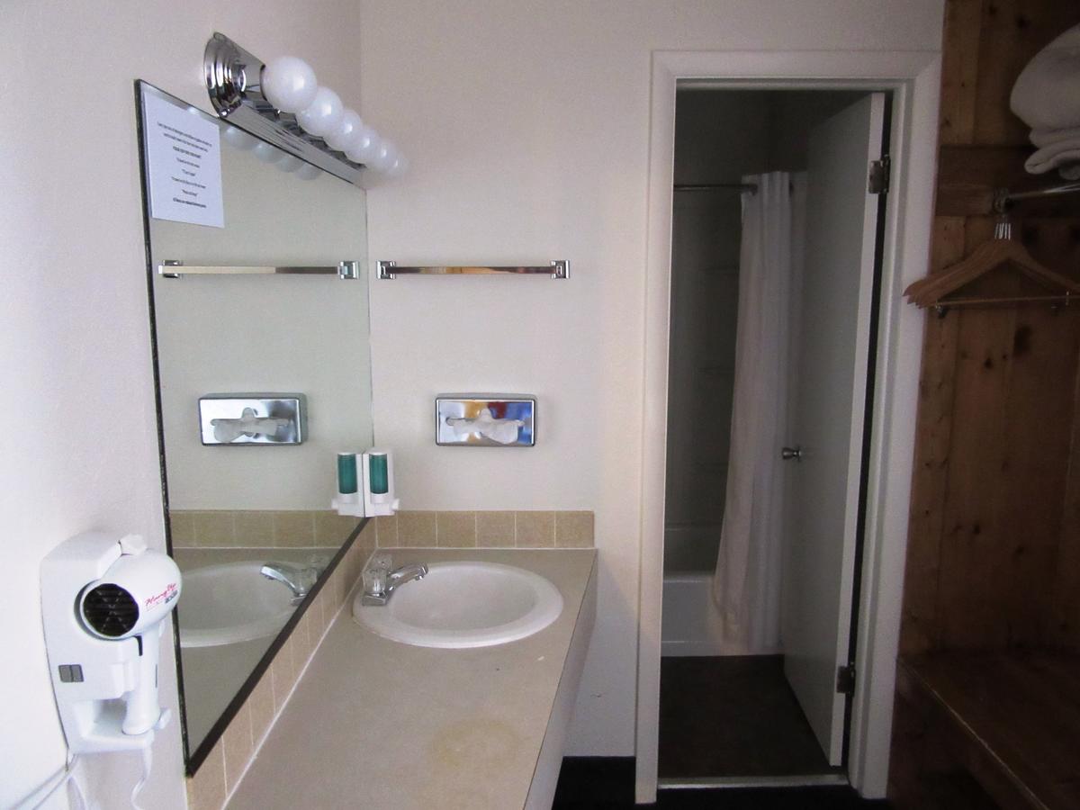 White Buffalo Hotel - thumb 19