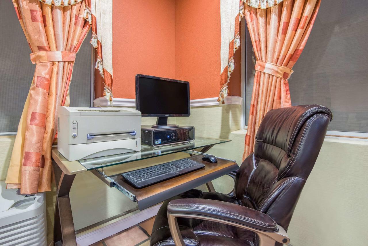 Super 8 By Wyndham Portales - thumb 26