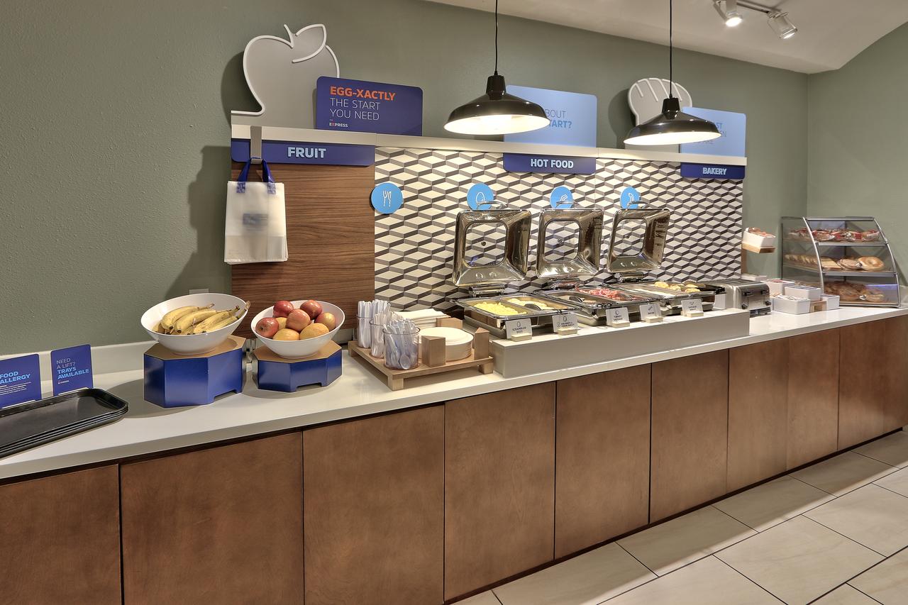 Holiday Inn Express & Suites Portales - thumb 4