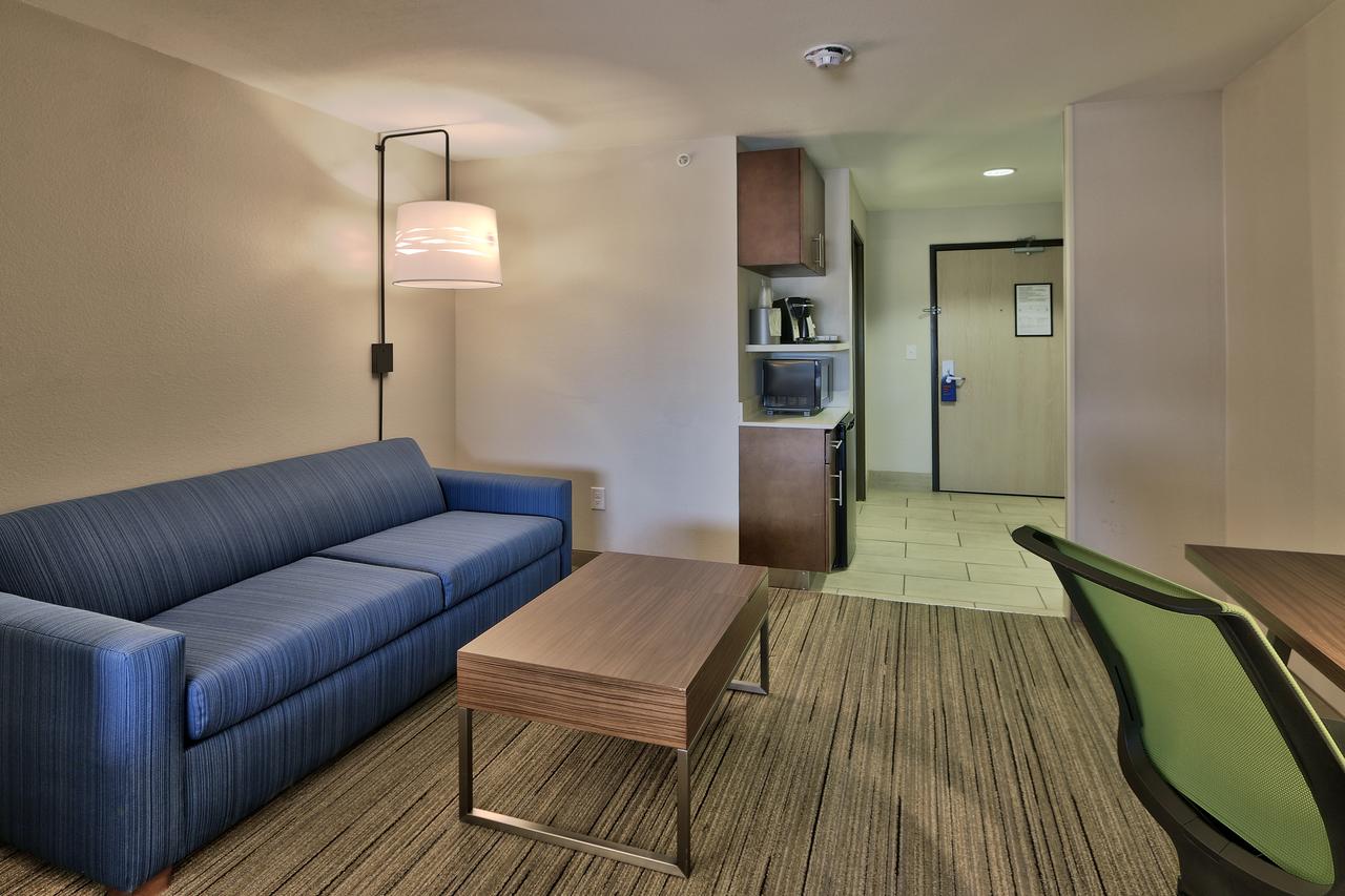 Holiday Inn Express & Suites Portales - thumb 27