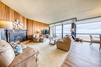 2 Bed 2 Bath Apartment in Sand and Sea Condos Accommodation Los Angeles