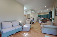 2 Bed 1 Bath Vacation home in Gold Beach Accommodation Los Angeles