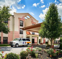 Comfort Suites Near Penn State - Accommodation Los Angeles