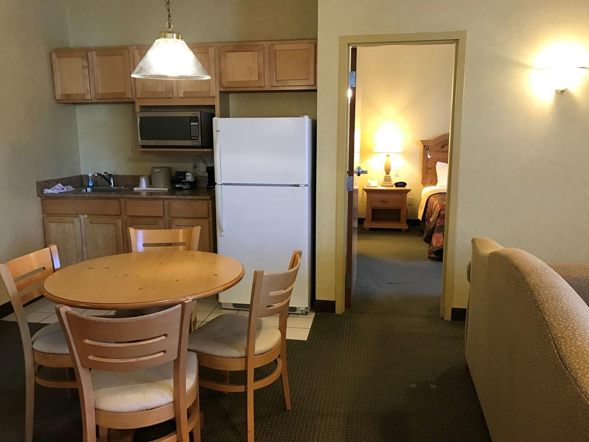 Best Western PLUS Revere Inn & Suites - thumb 6