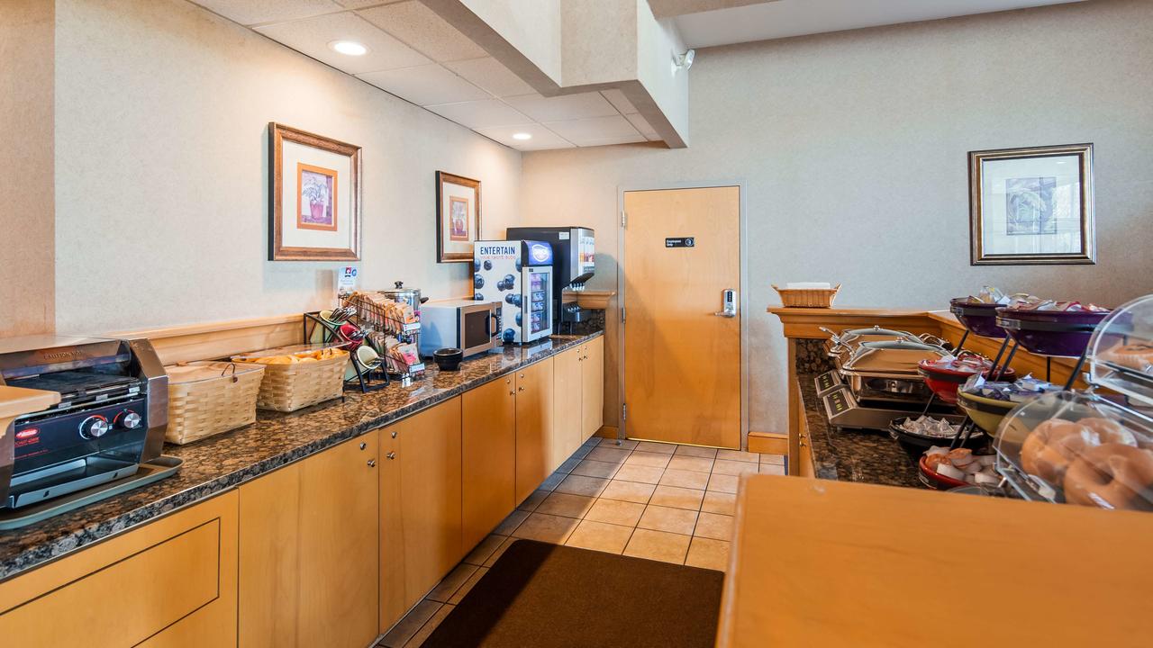 Best Western PLUS Revere Inn & Suites - thumb 23