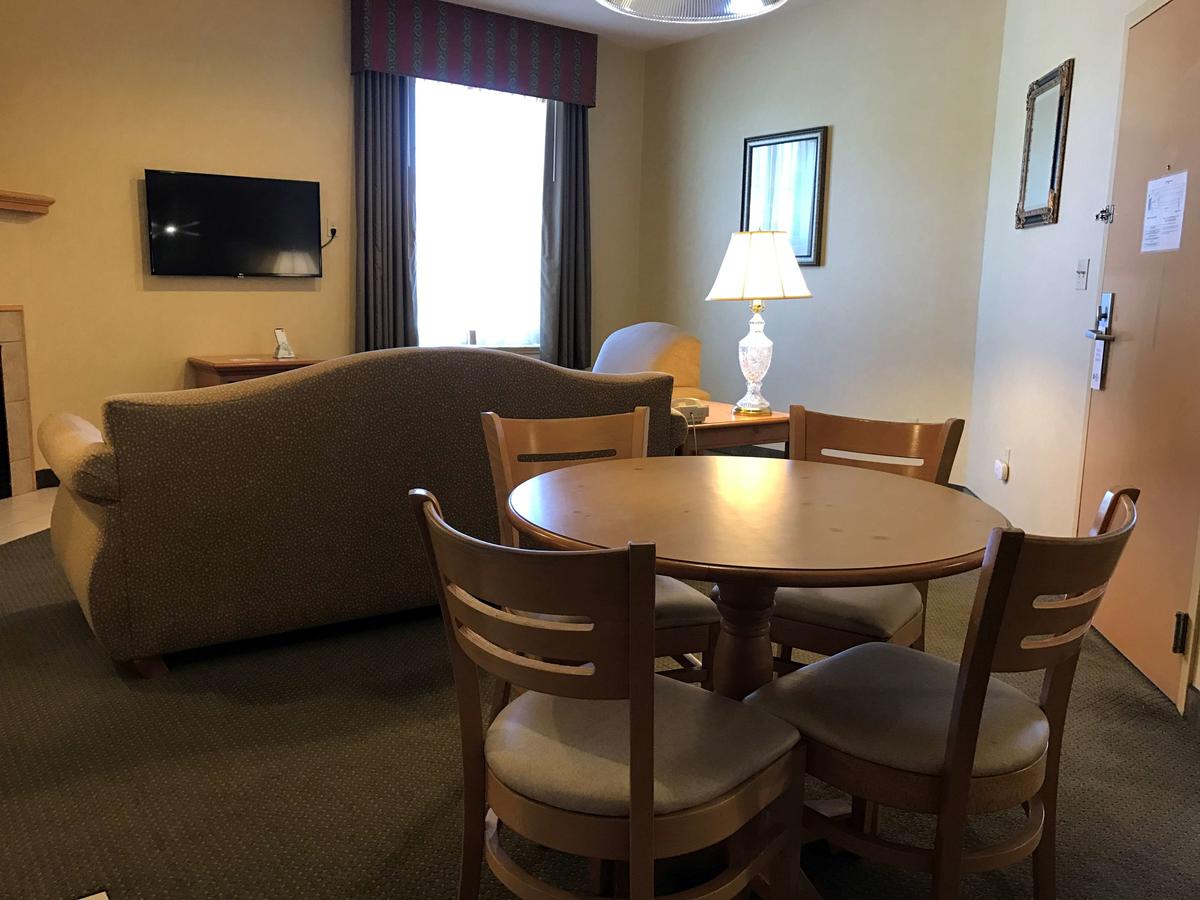 Best Western PLUS Revere Inn & Suites - thumb 5