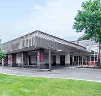 Ramada by Wyndham Rapid City - Accommodation Los Angeles