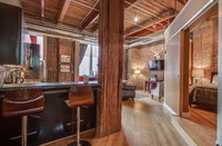1820 Loft 211 Oozing Charm Steps to Broadway-Sleeps 4 Accommodation Los Angeles