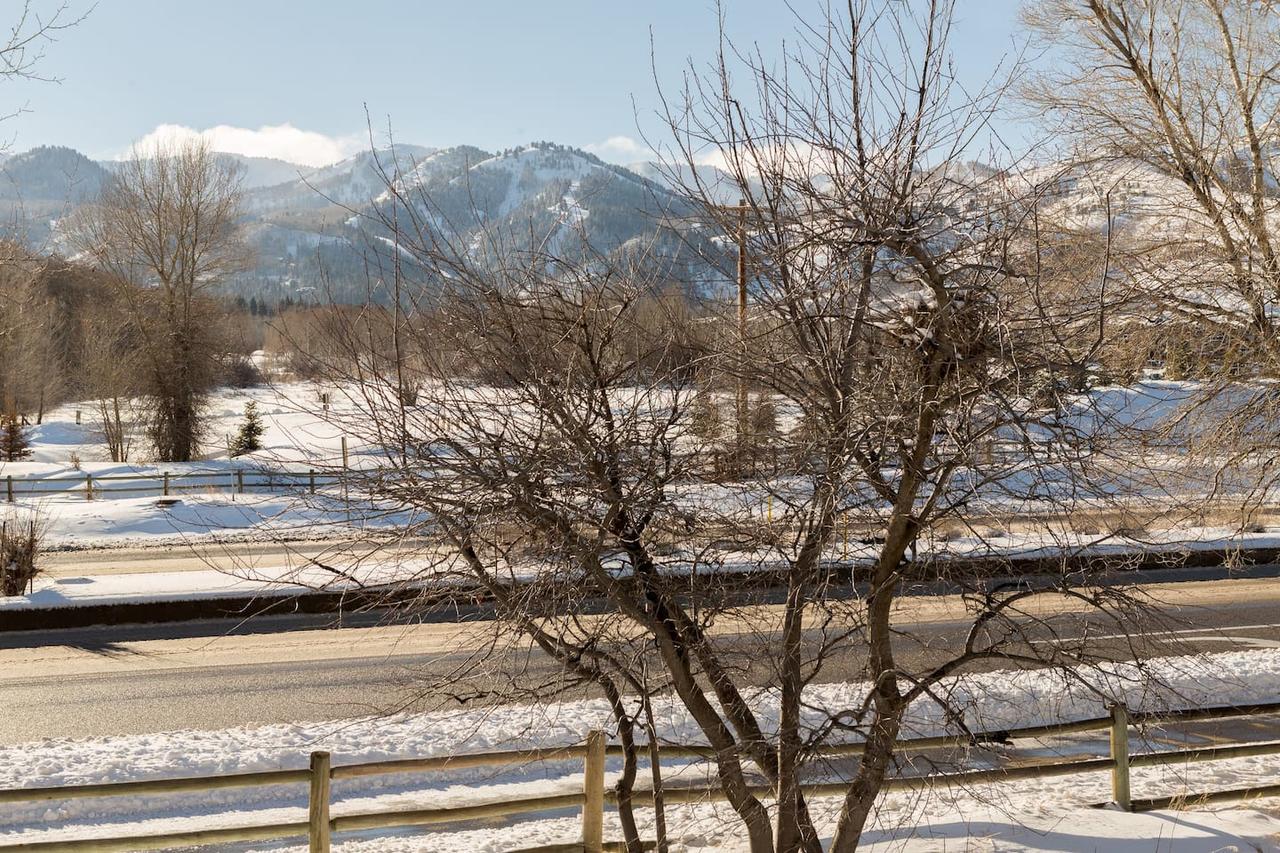 2 Br Across From Park City Canyons Village Views! - thumb 26