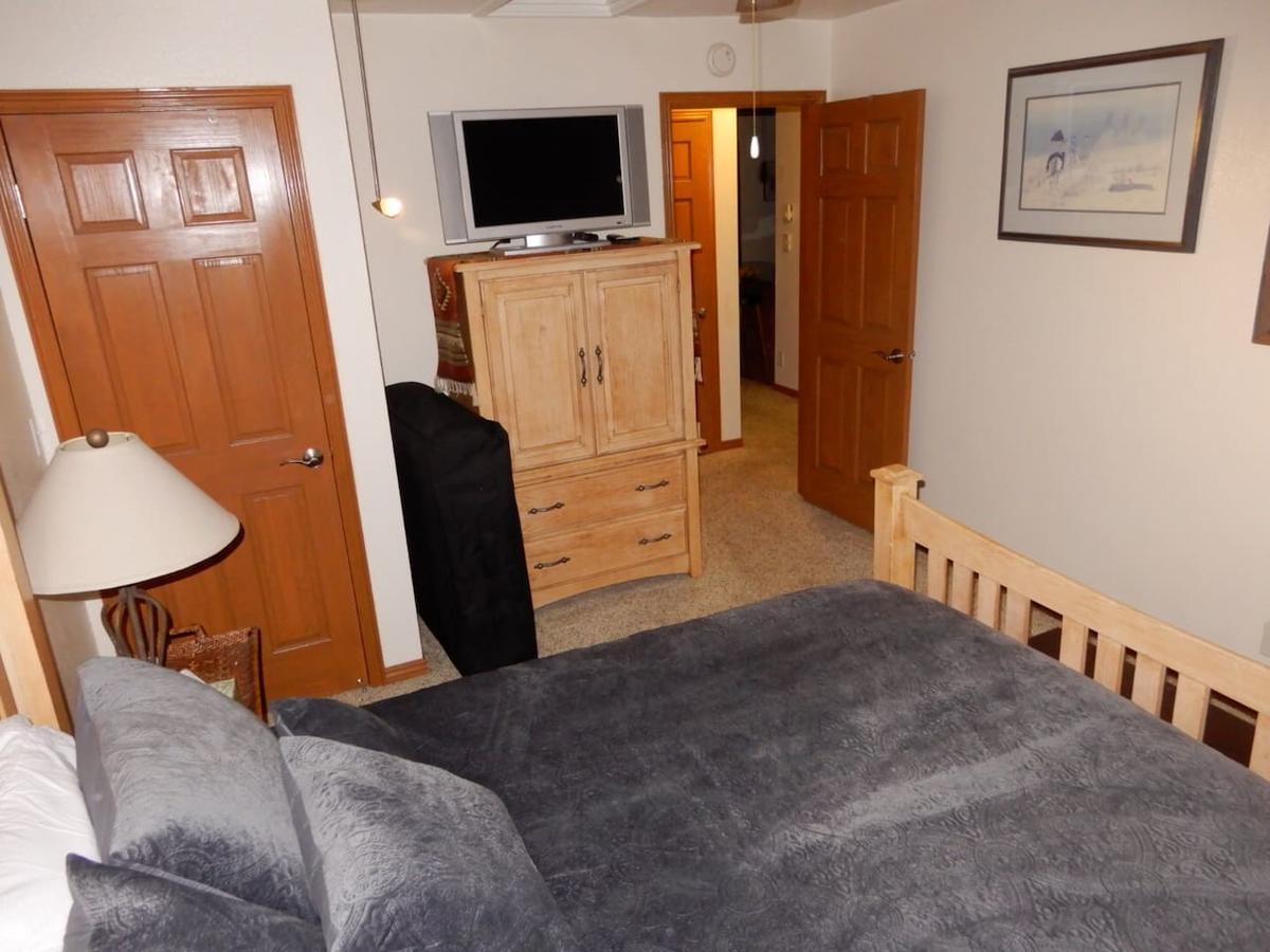 2 Br Across From Park City Canyons Village Views! - thumb 11