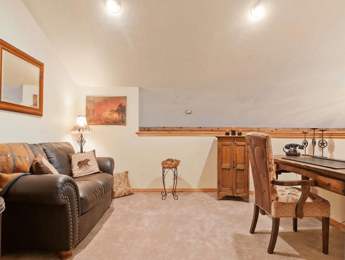 Abode At Gamble Oak In Solamere - thumb 2