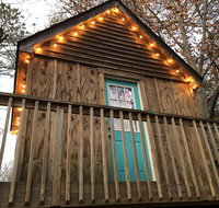 Adorable Tree House - Accommodation Los Angeles