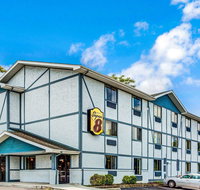 Super 8 by Wyndham Suffolk Tidewater - Accommodation Los Angeles