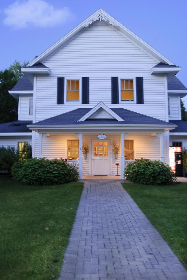 Eagle Harbor Inn - thumb 0