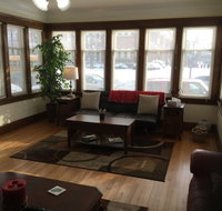 Stunning Great Lakes Naval Graduation - Sleeps 8 - Accommodation Los Angeles