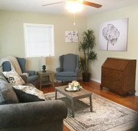 Family Living Great Lakes Naval Grad - Sleeps 10 - Accommodation Los Angeles