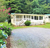 Streams  Dreams in the HEART of The Great Smoky Mountains Sylva NC Sleeps 7Take in the smell of nature while relaxing by th - Accommodation Los Angeles
