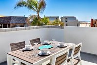 736 - Mission Beach Delight I Five-Bedroom Apartment Accommodation Los Angeles
