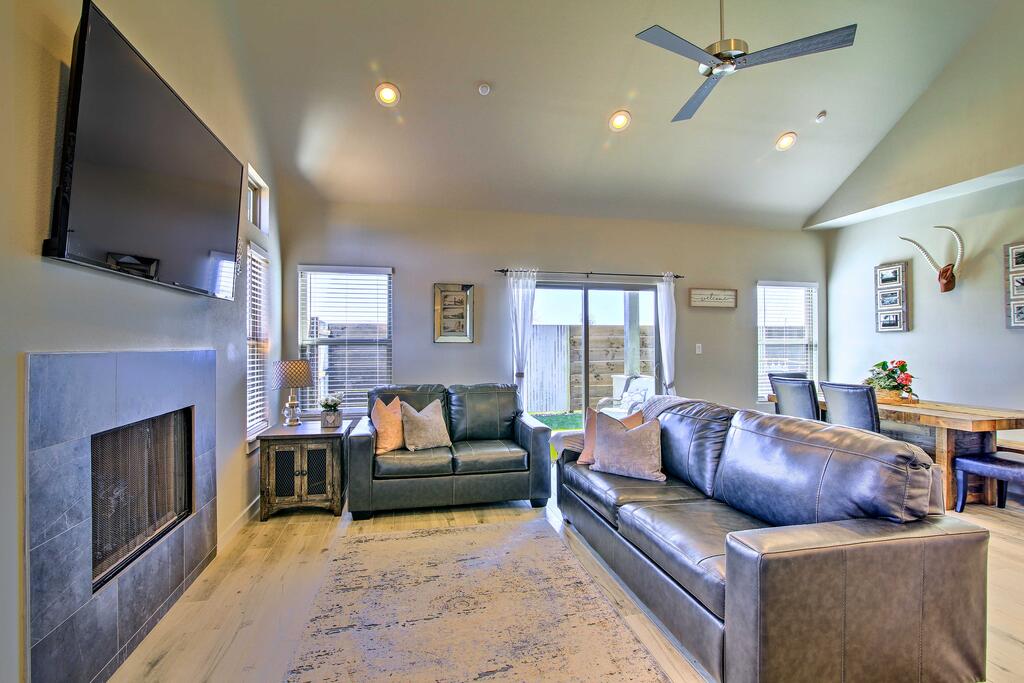 '303 Wine Down,' Hill Country Home - 1Mi To Winery! - thumb 1