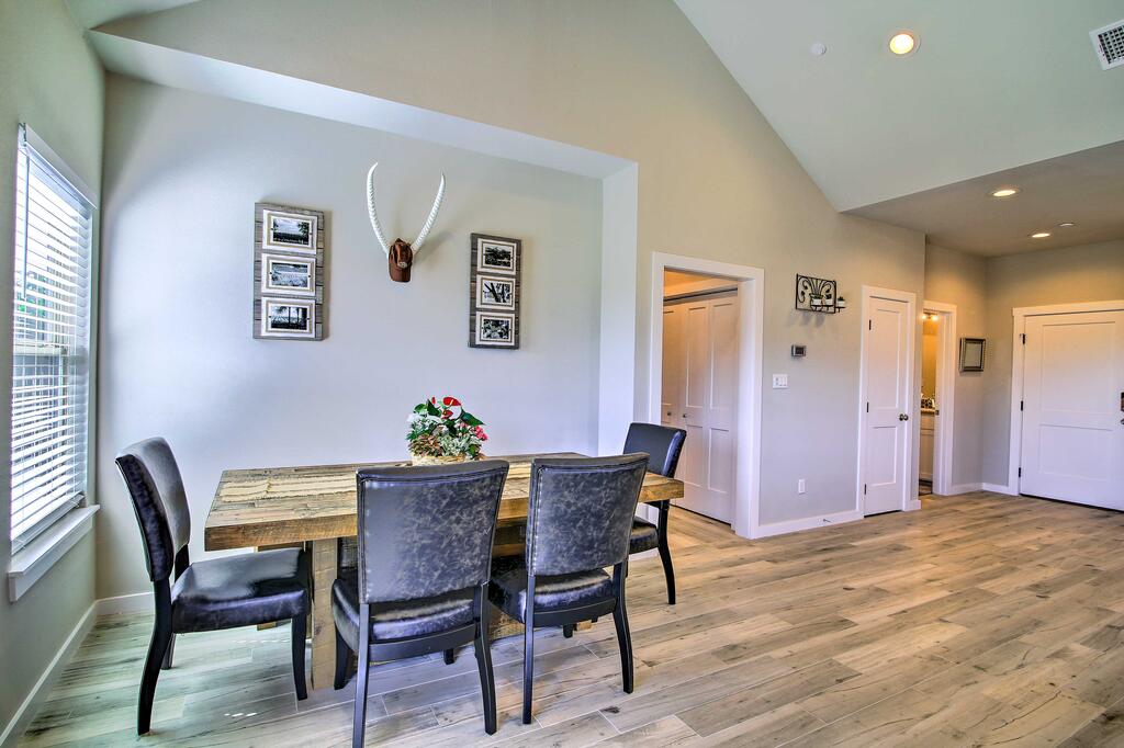 '303 Wine Down,' Hill Country Home - 1Mi To Winery! - thumb 3