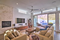 'Desert Pearl' Oasis with Pool - Lower Rates Accommodation Los Angeles