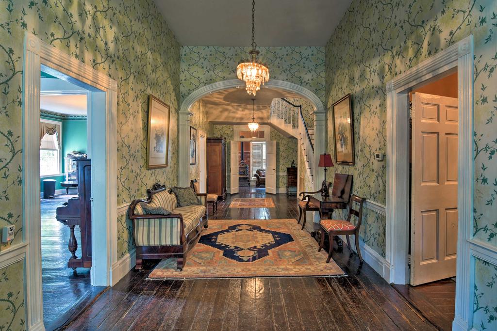 'Desert Plantation' Estate With Pool & 2 Ponds! - thumb 2