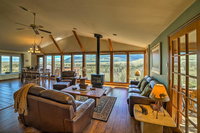 'Elk Mountain' Red Lodge Hillside House with Hot Tub Accommodation Los Angeles