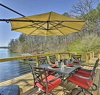 'Savasana' West Union Home on Lake Keowee with Dock - Accommodation Los Angeles