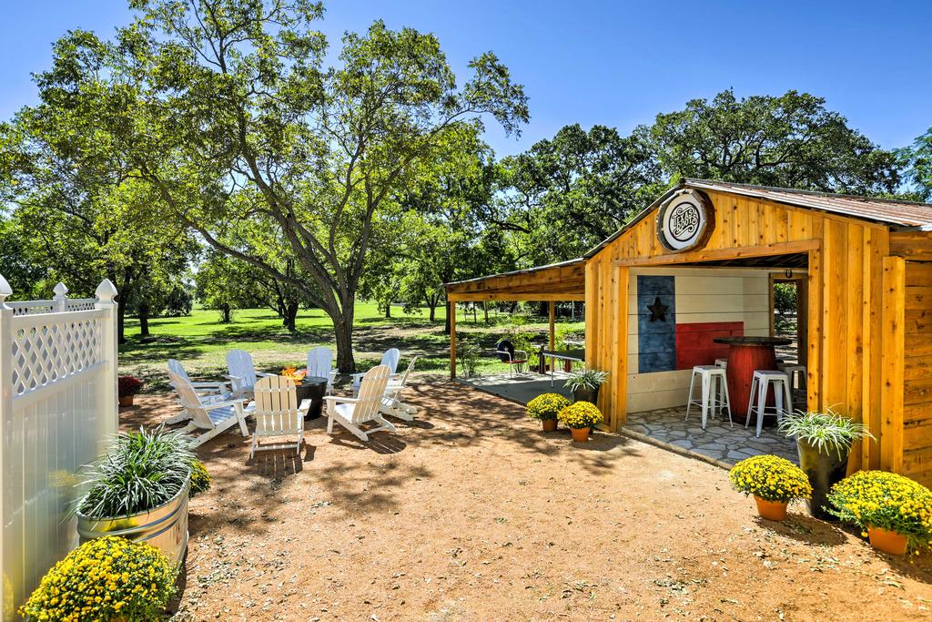 'Texas Roots' 3BR Fredericksburg House With Hot Tub! - thumb 0