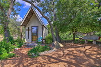 'White Chapel' Cozy Kerrville Cottage on 6 Acres Accommodation Los Angeles