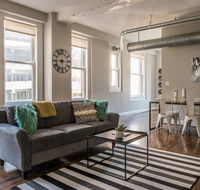 1 and 2 BR Downtown Apts by Frontdesk - Accommodation Los Angeles