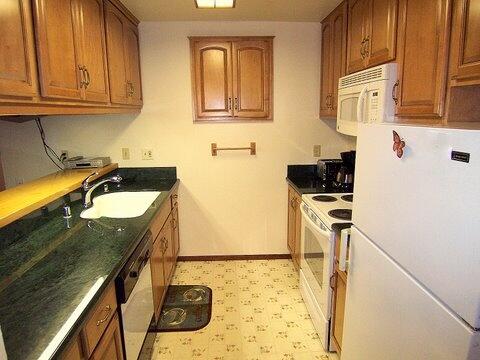 110 Standard Condo - thumb 1