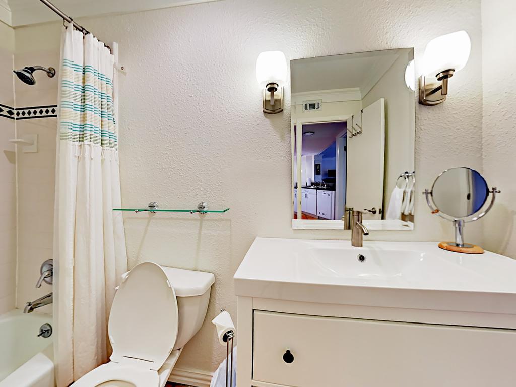 1112 Robert E Lee Condo Unit B - thumb 2