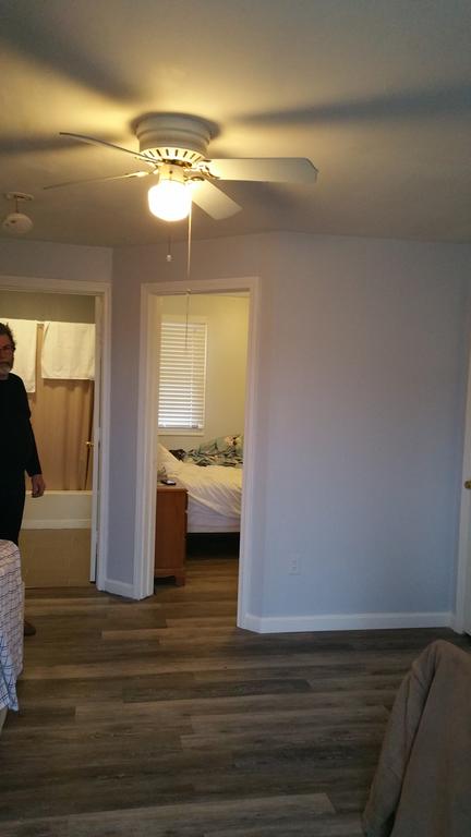 12 Ashworth Ave - thumb 1