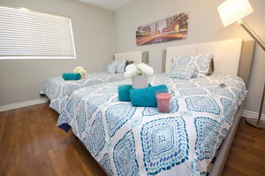 2Br- 4Bed Suite Apt Hollywood Sign View Free Parking