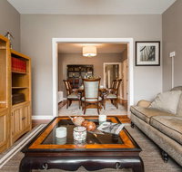 7 bedroom/3 bathroom home-20 mins from city center - Accommodation Los Angeles