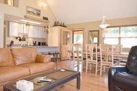 9 Pines Retreat Accommodation Los Angeles