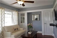 Adorable Craftsman Close to Downtown plus Parking Accommodation Los Angeles