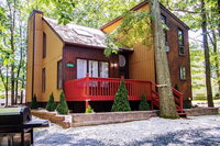 Adventure Chalet Near the best of the Poconos Accommodation Los Angeles