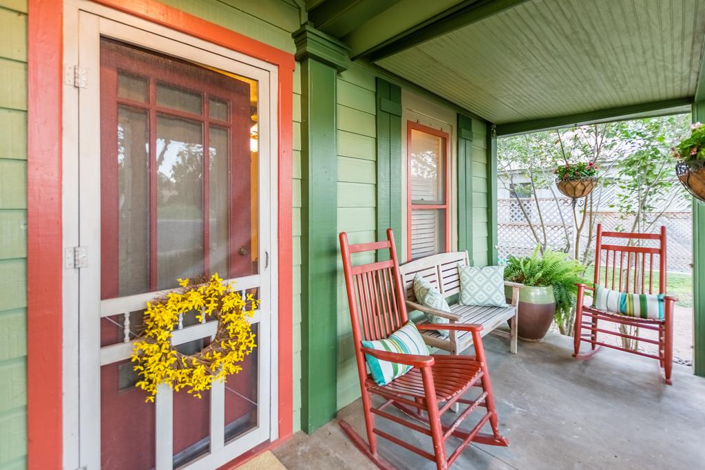 Agape Front Cottage - thumb 1