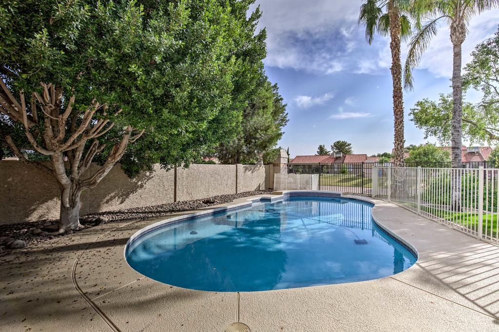 All-Season Abode With Pool And BBQ - Hike, Swim And Golf! - thumb 3