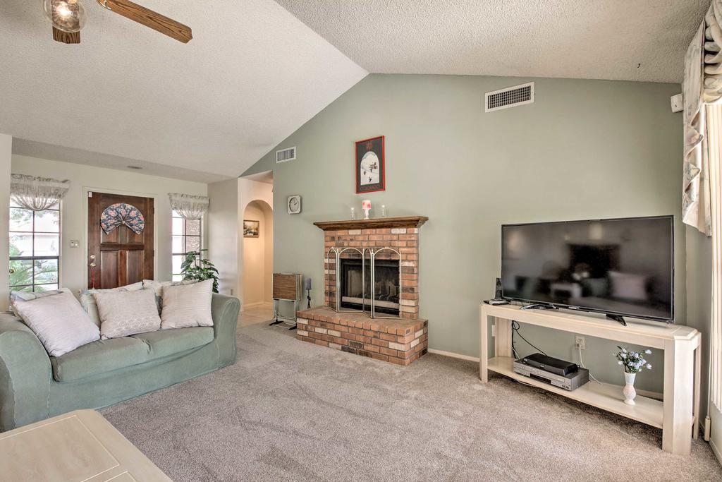 All-Season Abode With Pool And BBQ - Hike, Swim And Golf! - thumb 0