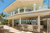 Amazing Bayfront House On Sail Bay In Mission Bch Accommodation Los Angeles