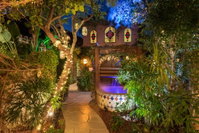 Andalusian Court Accommodation Los Angeles
