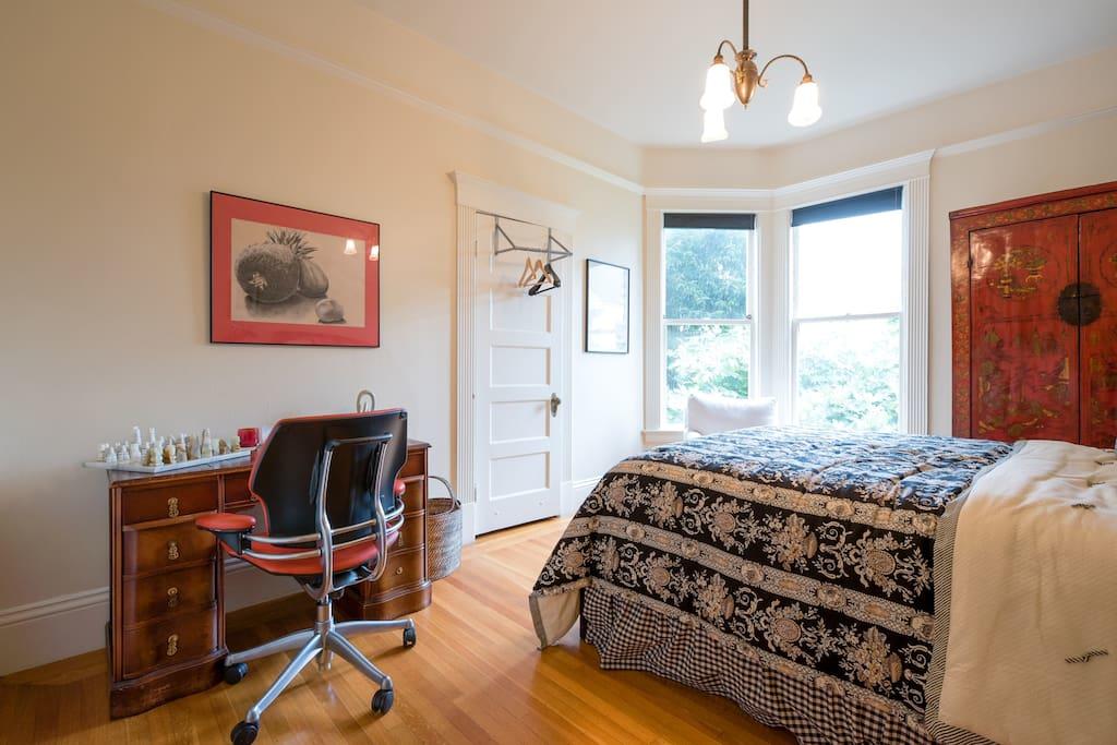 Ashbury Heights Elegant Flat - thumb 1
