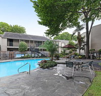 Astro City Charm - Accommodation Los Angeles