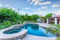 Beautiful Oasis Retreat Accommodation Los Angeles