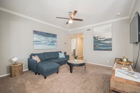 Beautiful Oceanside Flat  Pool  Gym Accommodation Los Angeles