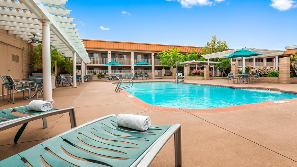 Best Western Plus Hilltop Inn - thumb 0