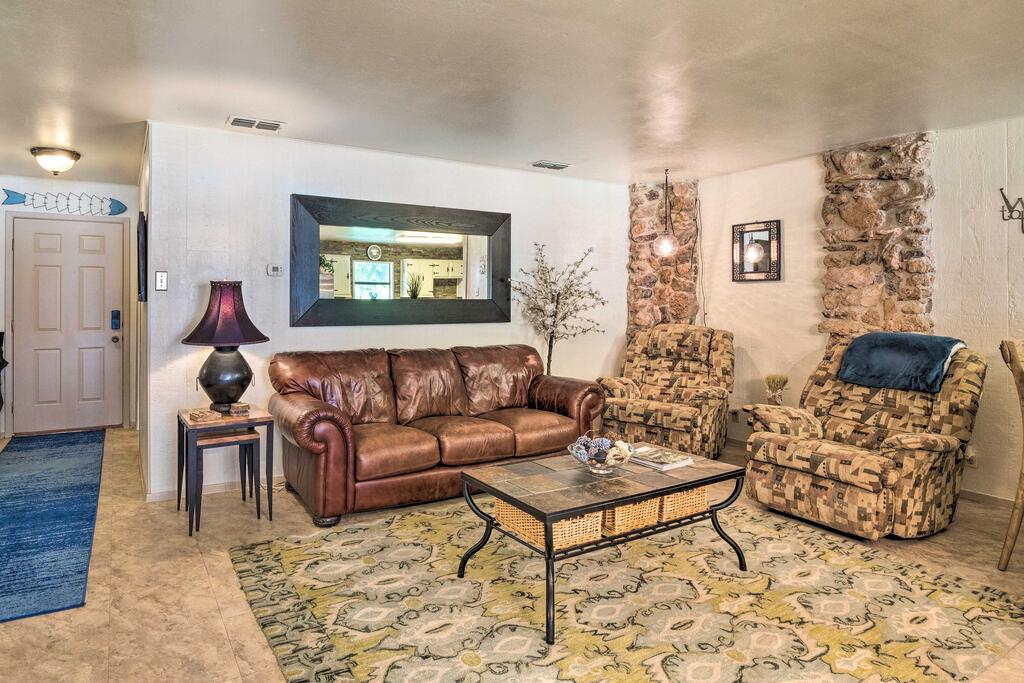 Bluffton Home With Fire Pit, Backyard Beach & Lake! - thumb 3